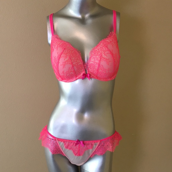 Victoria's Secret Very Sexy Push-Up & Low-Rise Cheekini Lingerie Set